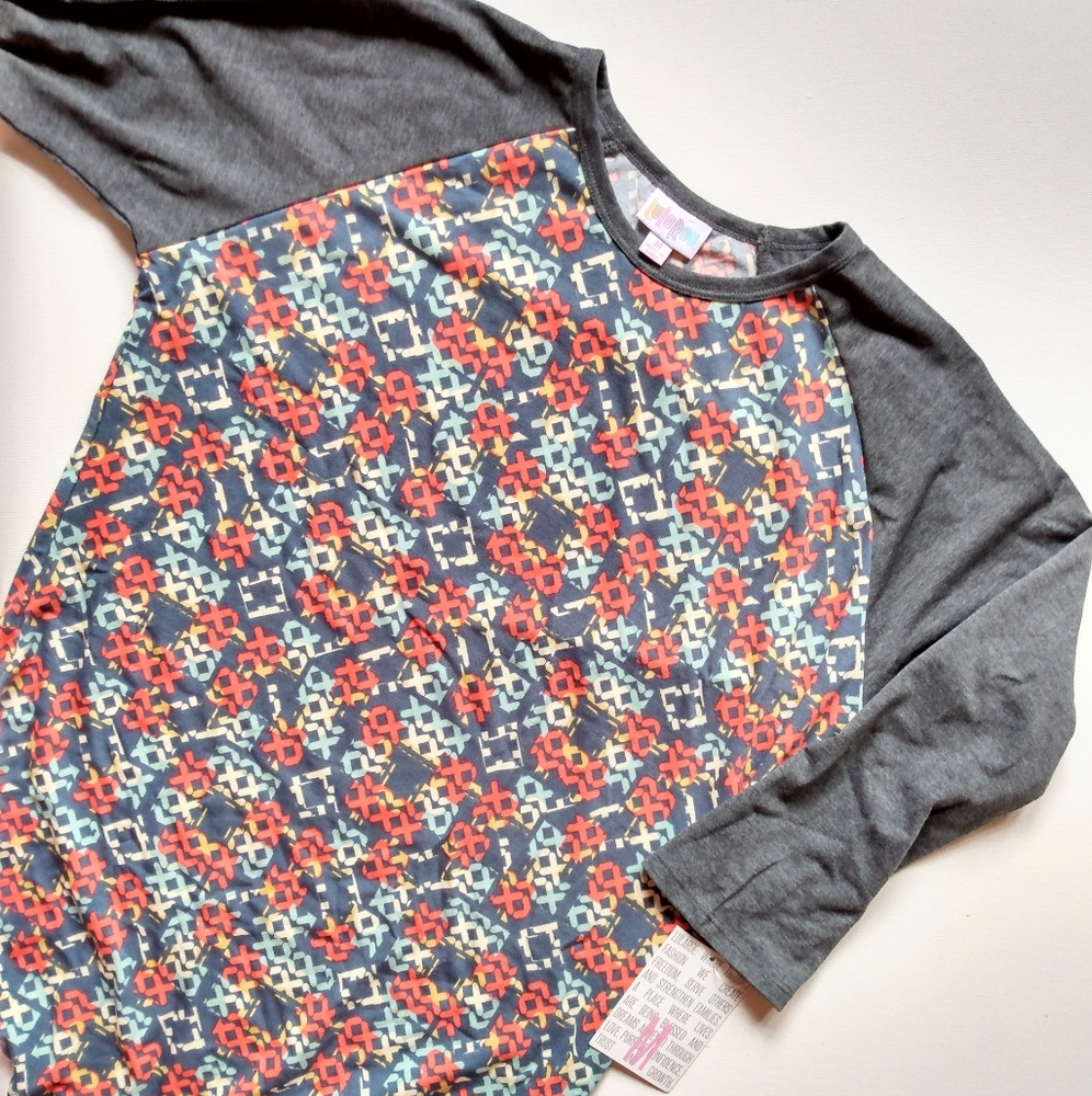2/$10 Lularoe Randy Raglan T
